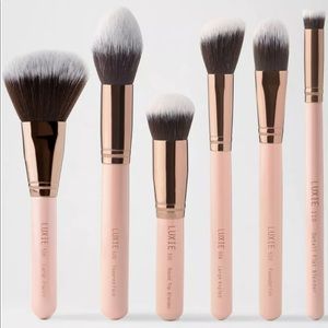 LUXIE FACE ESSENTIAL BRUSH SET-ROSE GOLD $85